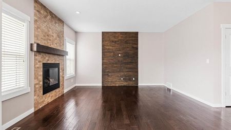 Immaculate 3 Bedroom Home With Bonus Room In Chappelle - Photo 5