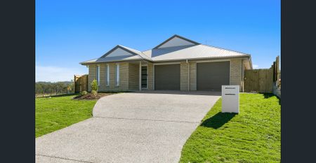 Modern Duplex in Collingwood Park! - Photo 5