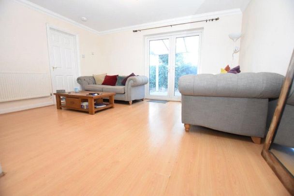 3 bedroom semi-detached house to rent - Photo 1