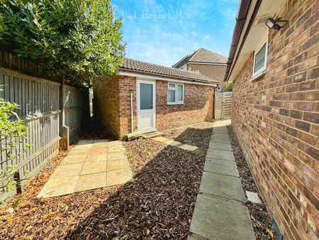 2 bedroom bungalow to rent Darenth Avenue, TN10 - Photo 4