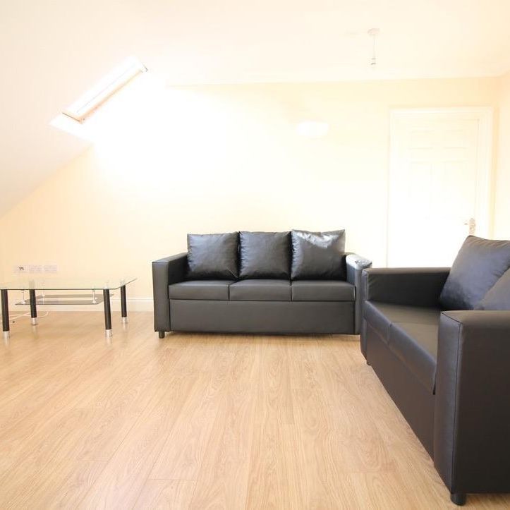 Bennetts Yard, Uxbridge - Photo 1