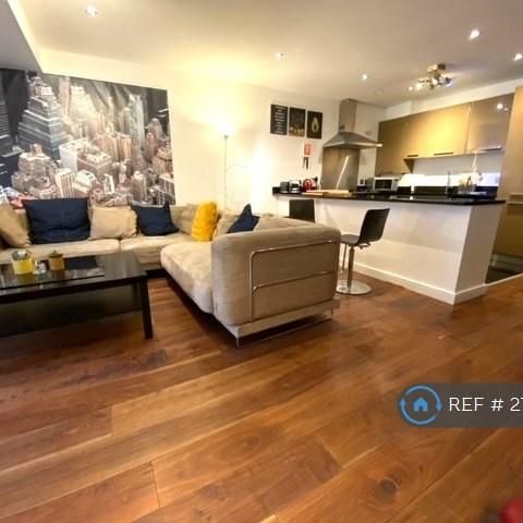 3 bedroom flat to rent - Photo 1