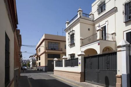 Calle Santa Elena, Sevilla, Andalusia 41005 - Photo 4