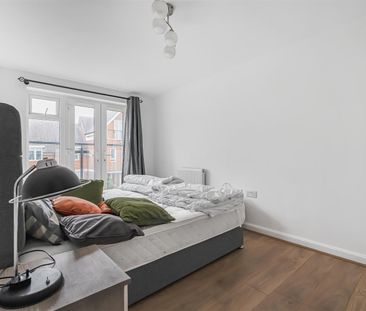 Lindsey Drive, Maidenhead, SL6 - Photo 2