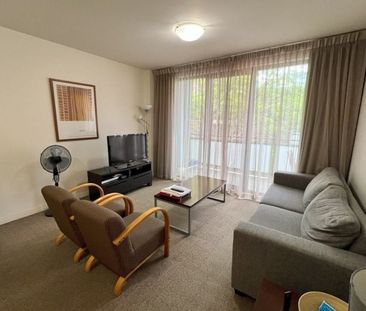 Spacious Fully Furnished Apartment in Popular East End! - Photo 2