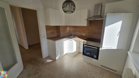 Geförderte 3-Zimmerwohnung mit sonniger Loggia und Einbauküche - Photo 5