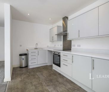 3 bedroom semi-detached house to rent - Photo 6