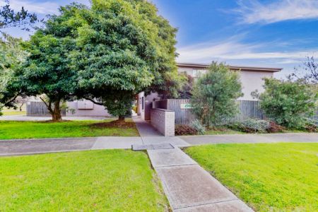 2/10 Dunlop Street,Maribyrnong,Victoria 3032, Melbourne - Photo 2