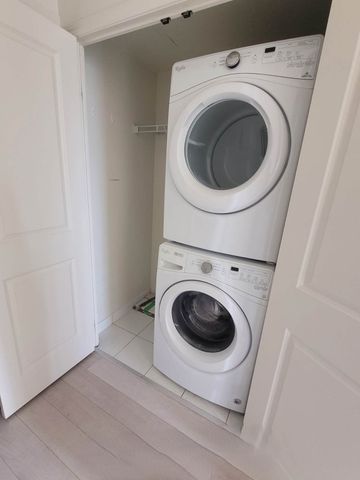 For Lease - 39 Annie Craig Drive Unit# 1206, Toronto, Ontario - Photo 2