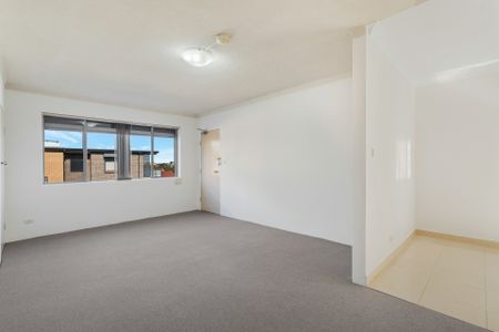 Comfortable Living in a Prime Location - Photo 5