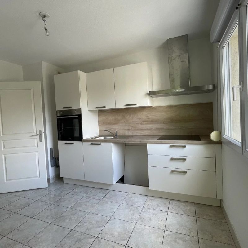 Location appartement de type 3 - Photo 1