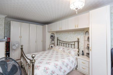 3 bedroom terraced house to rent - Photo 3