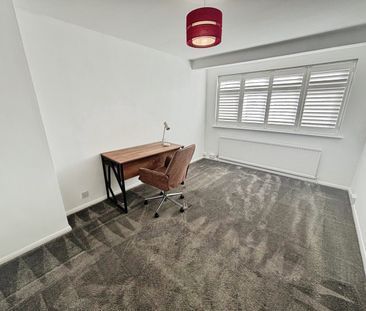 Trent Avenue, Upminster, RM14 - Photo 2