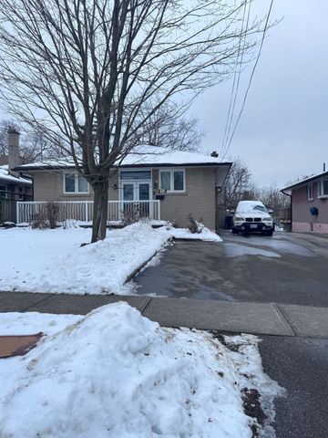 For Lease - 10 Oakridge Drive Unit# Bsmt, Toronto, Ontario - Photo 4