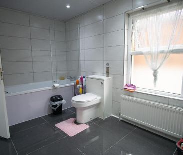 3 bedroom terraced house to rent - Photo 6