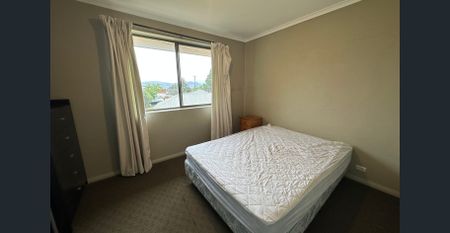 Gippsland Street 3 bedroom unit on 12 month lease. - Photo 2