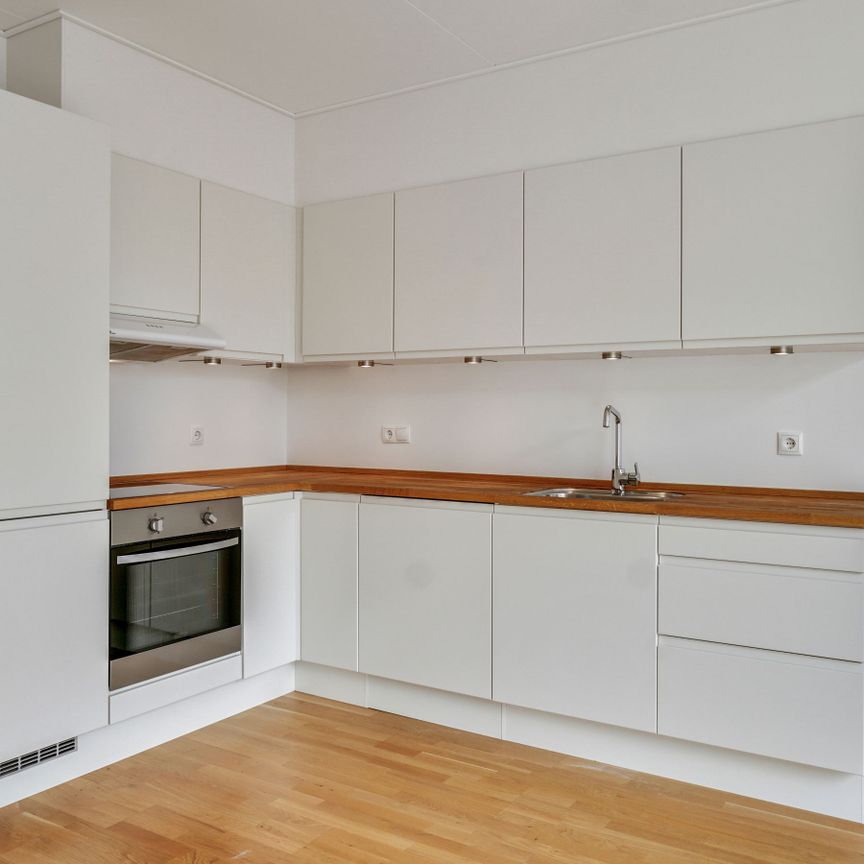 Stor 3-værelses lejebolig i 2 plan - centralt placeret i Vanløse - Foto 1