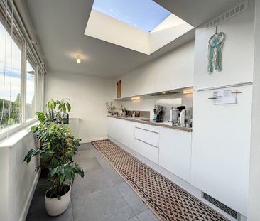 Volledig gerenoveerde woning met tuin én garage te Roeselare - Photo 2