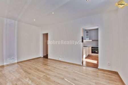 REZERVOVANÝ: 2 izbový byt s balkónom a pivnicou, Bystrický rad, Zvol - Photo 4