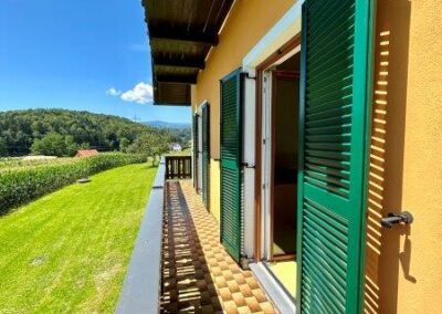 Großes Einfamilienhaus mit Nebengebäude in absoluter Ruhelage. - Photo 2