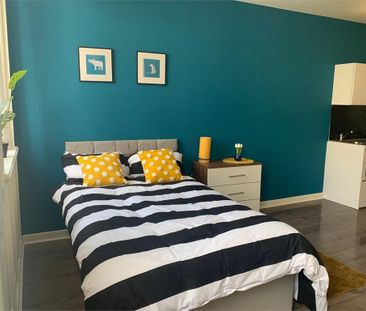 Studio to rent - Photo 1