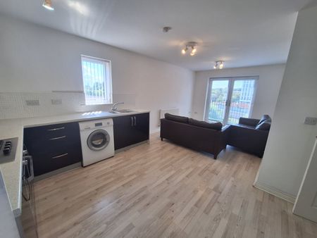 2 Bed Flat, Millers Brow Walk, M9 - Photo 2