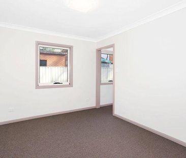 Modern 3 Bedroom Town House - Photo 4