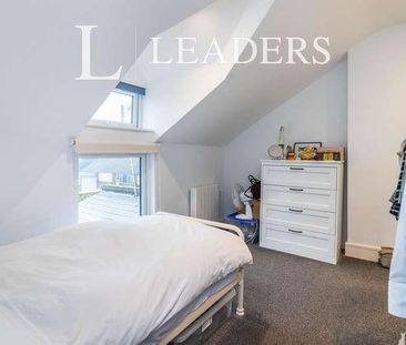 Hersham Road, Walton-on-thames, Surrey, KT12 - Photo 5