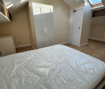 Room in a Shared House, Luxmore Road, L4 - Photo 2