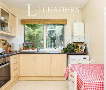 Studio to rent - Photo 6