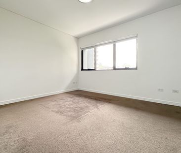 Modern & luxury 2 bedrooms apartment for lease - Photo 1