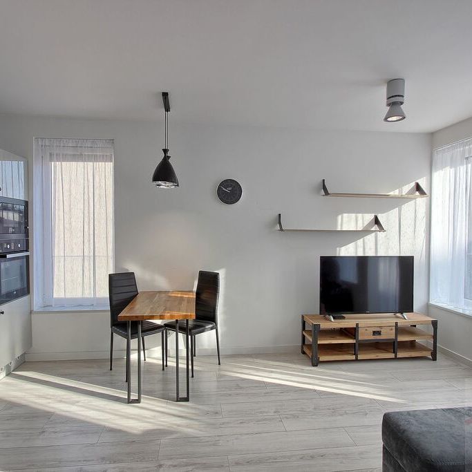 Idealne w apartamentowcu w centrum (436325) - Zdjęcie 1