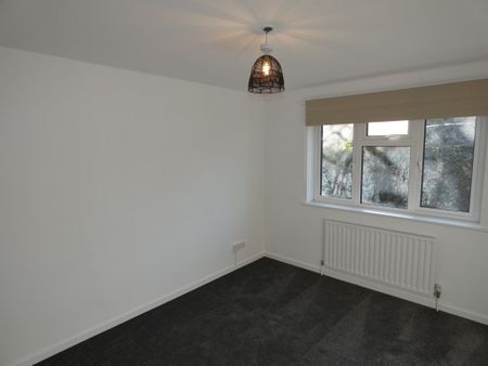 4 bed Detached - To Let - Photo 2