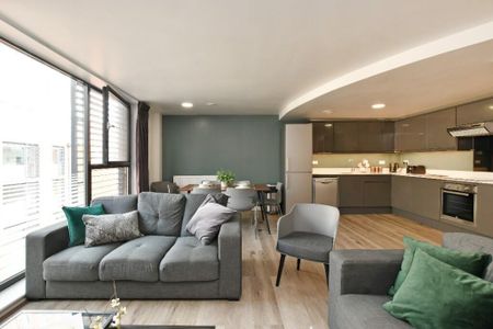 5 bedroom flat to rent - Photo 3