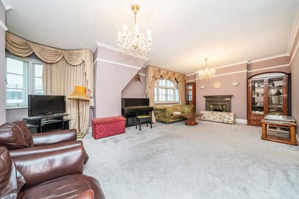 4 bedroom flat to rent - Photo 1