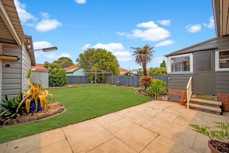 Family Home In Great Location - Photo 5