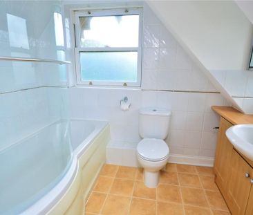 3 bedroom flat to rent - Photo 6