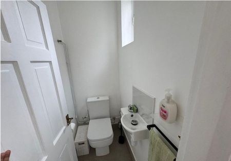 Room in a Shared House, Upperton Road, LE3 - Photo 3