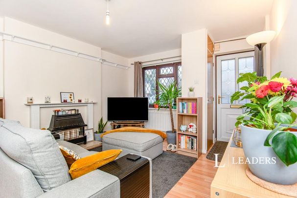 2 bedroom terraced house to rent - Photo 1