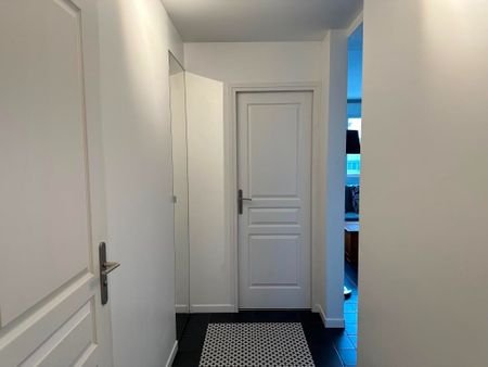 Location Appartement 5 pièces 75m² - Photo 2