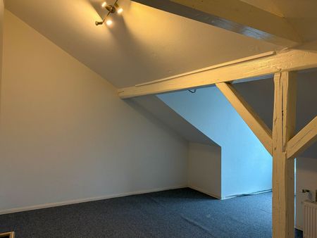 Außergewöhnlich Wohnen unterm Dach: Mietwohnung mit vier Zimmern in zentraler Lage von Gevelsberg - Photo 3