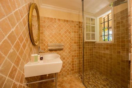 Rental Villa Ajaccio 7 Rooms 250 m² - Photo 3