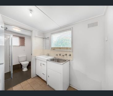 4 Ocean Street, Lake Illawarra, NSW 2528 - Photo 2