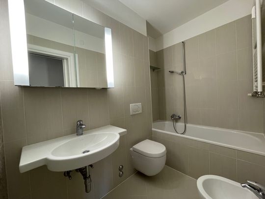 3 LOC. CON VISTA e piccolo TERRAZZO/GIARDINO - Foto 1