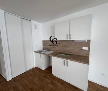 Location Appartement 3 pièces 75m² LES SORINIERES 44840 - Photo 4