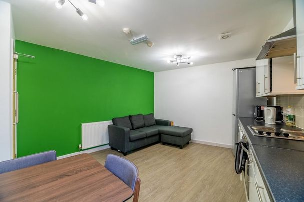1 bedroom in a house share to rent - Photo 1