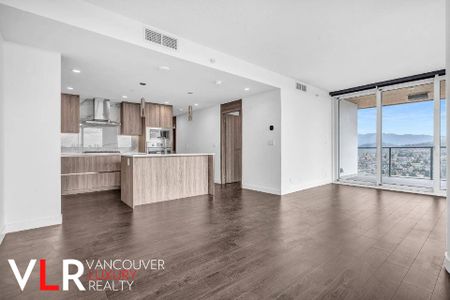 Condo in Burnaby, BC - Photo 5