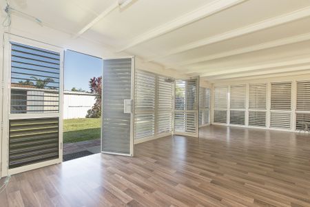 22 Dalkeith Crescent, Mount Louisa - Photo 2