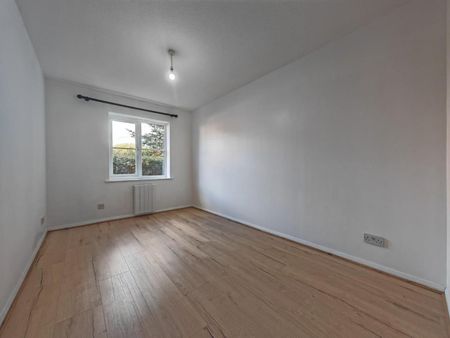 2 bedroom Flat To Let - Photo 2