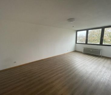 Gemütliche und helle 2-Zimmer Wohnung in ruhiger Lage mit Loggia, A... - Foto 4